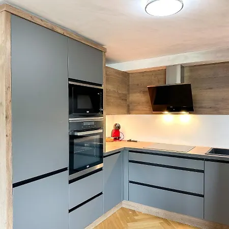 Lux Residence, A/c, Vip Parking, View Διαμέρισμα *