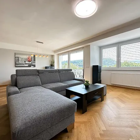 Lux Residence, A/c, Vip Parking, View * Banska Bystrica